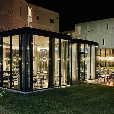 Resort Loisium Wine & 4*